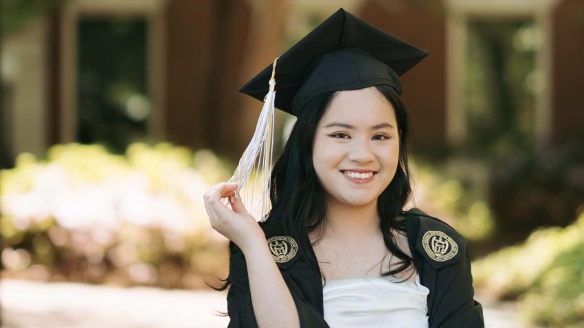 Anh Le is set to graduate with a CS degree. Photo by Bob Nguyen